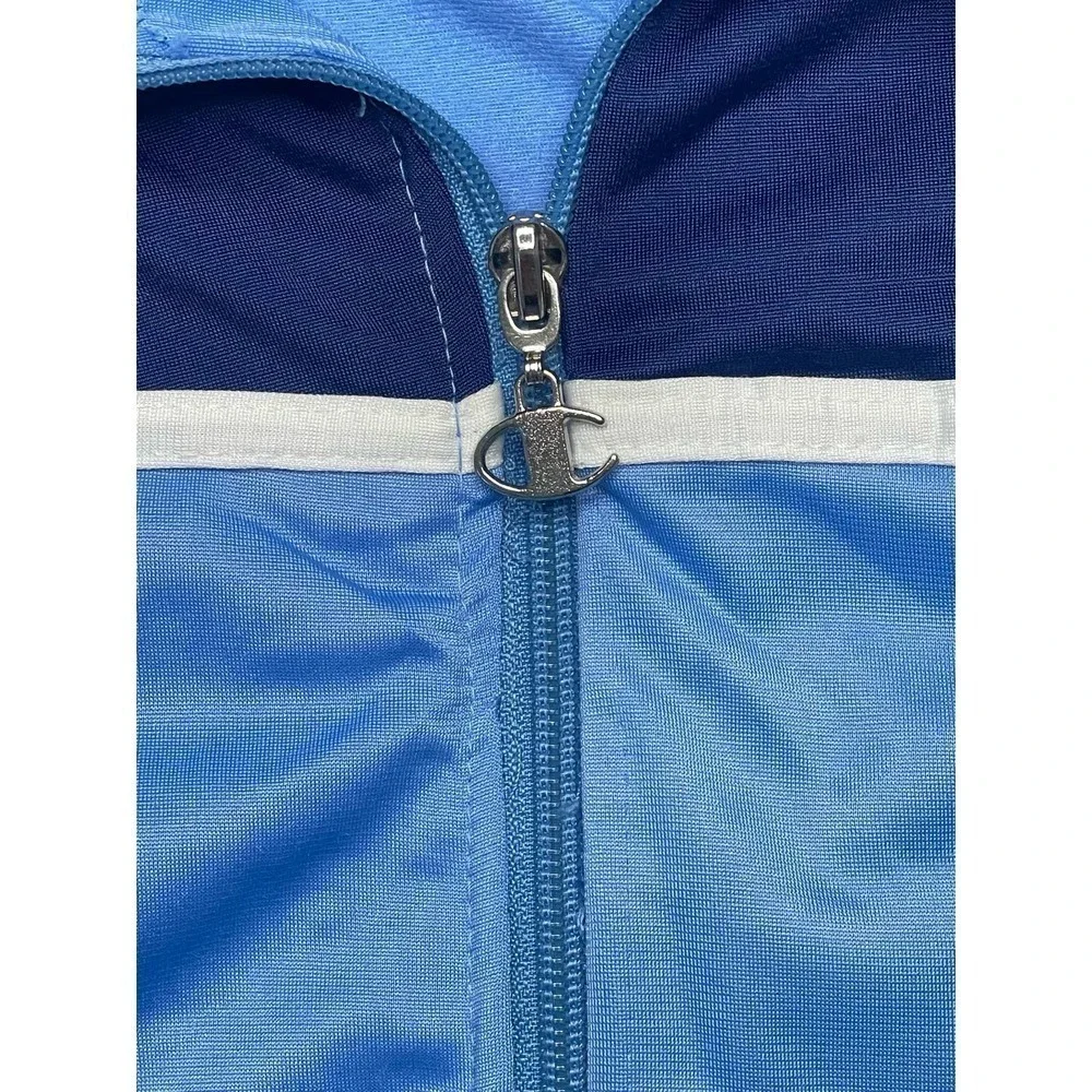 Champion features hand